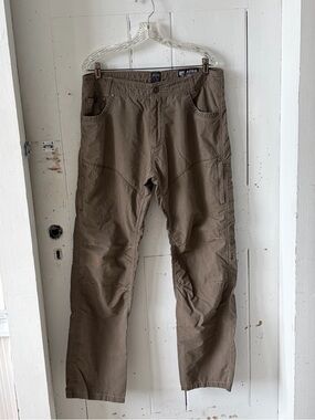 Kuhl Men's Tan Cargo Pants Utility Hiking Outdoor Trousers